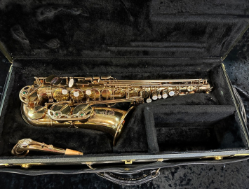 Photo Very Pretty Original Lacquer Selmer Paris Mark VII Alto Saxophone, Serial #299553